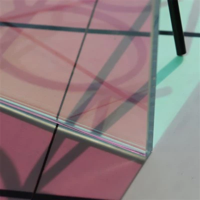 זכוכית רבודה דיכרואית